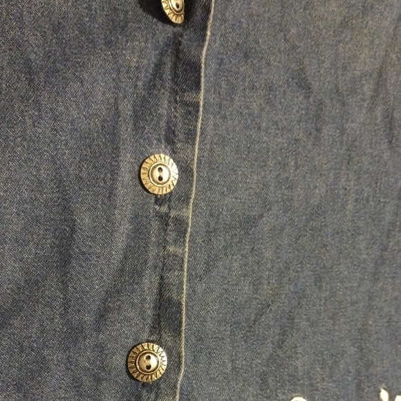 Floral Embroidered Denim Blouse - Picture 3 of 9